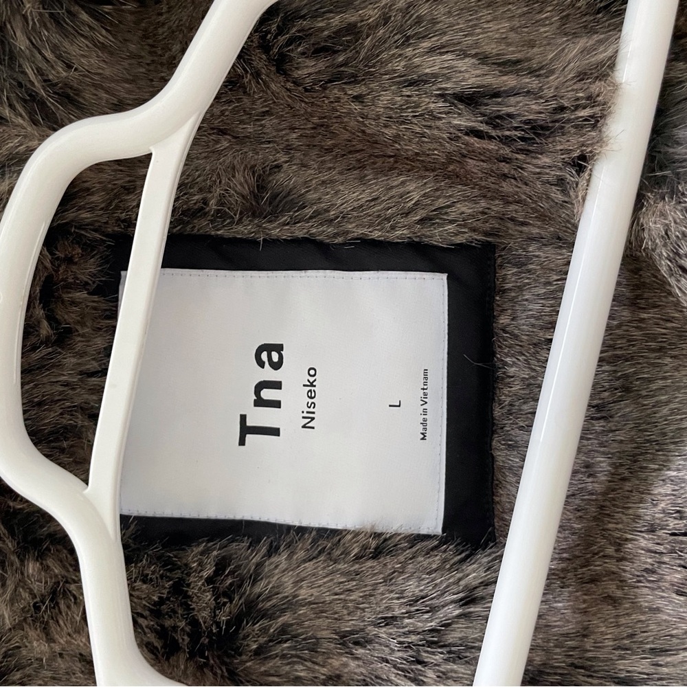 Tna Niseko Jacket with Hood - Picture 6 of 8
